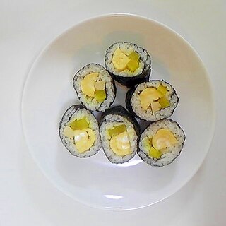 卵と沢庵の巻き寿司